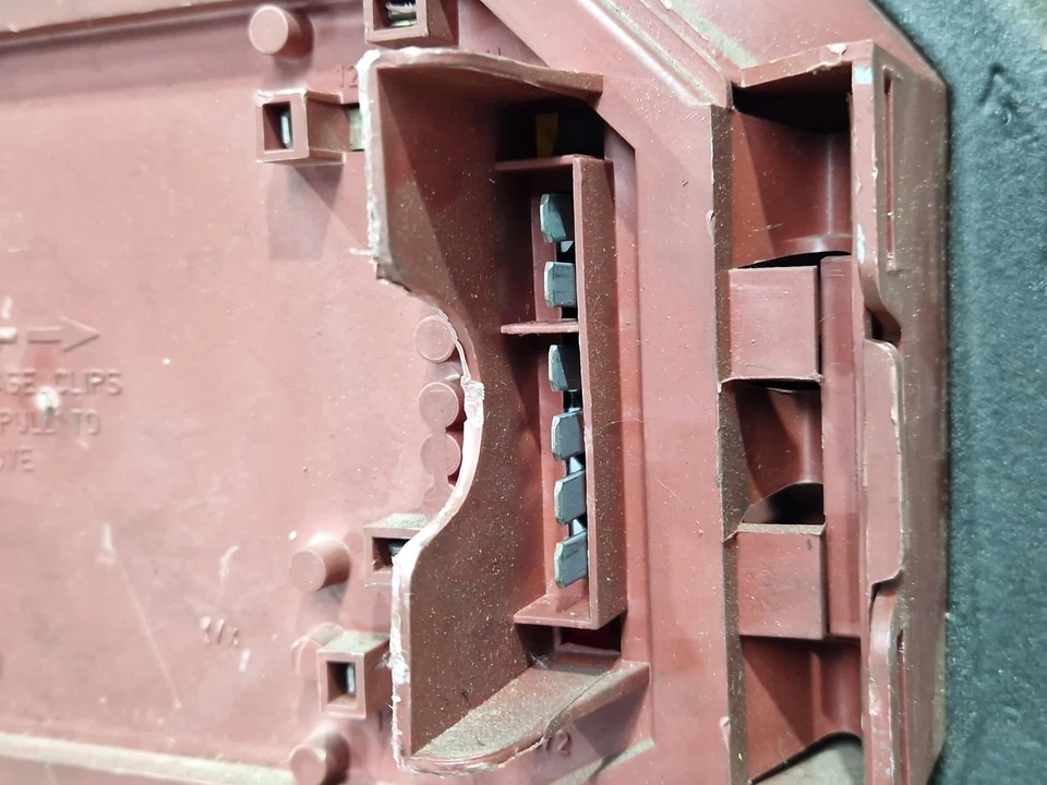 E11023403 RÜCKLEUCHTE AUßEN LINKS / 59415 FÜR AUSTIN MONTEGO XE 1.3 - Bild 4 von 4