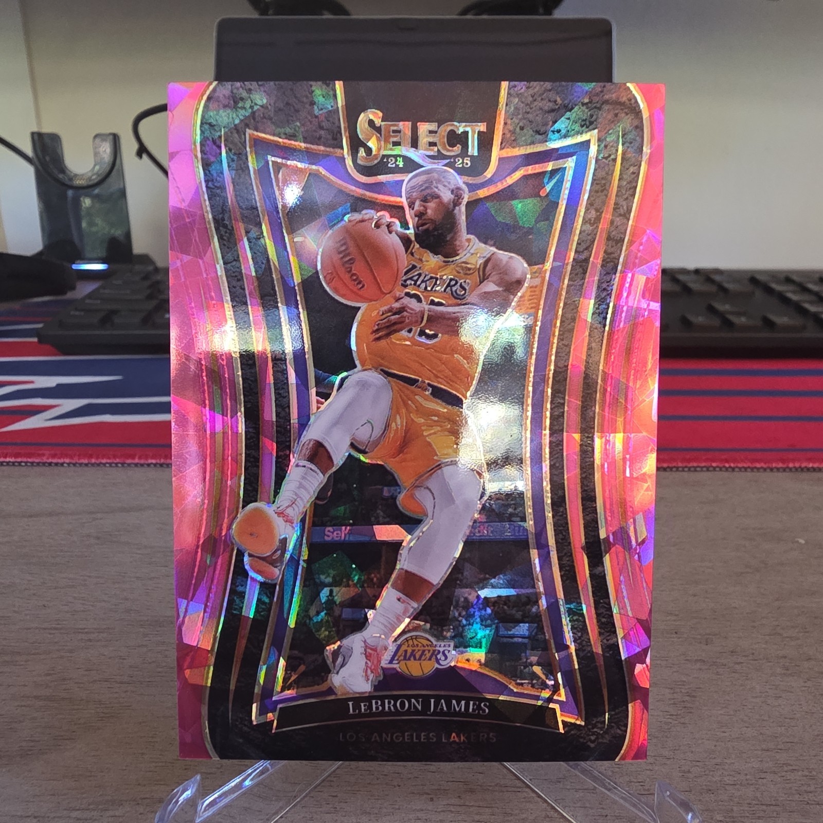2024-25 Panini Select Mezzanine LeBron James #310 Pink Cracked Ice Prizm 45/99