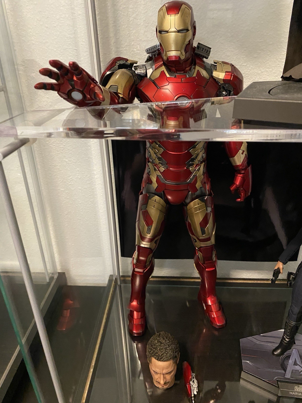 Hot Toys Iron Man Mark XLIII QS005 1/4 scale - Head connector broken
