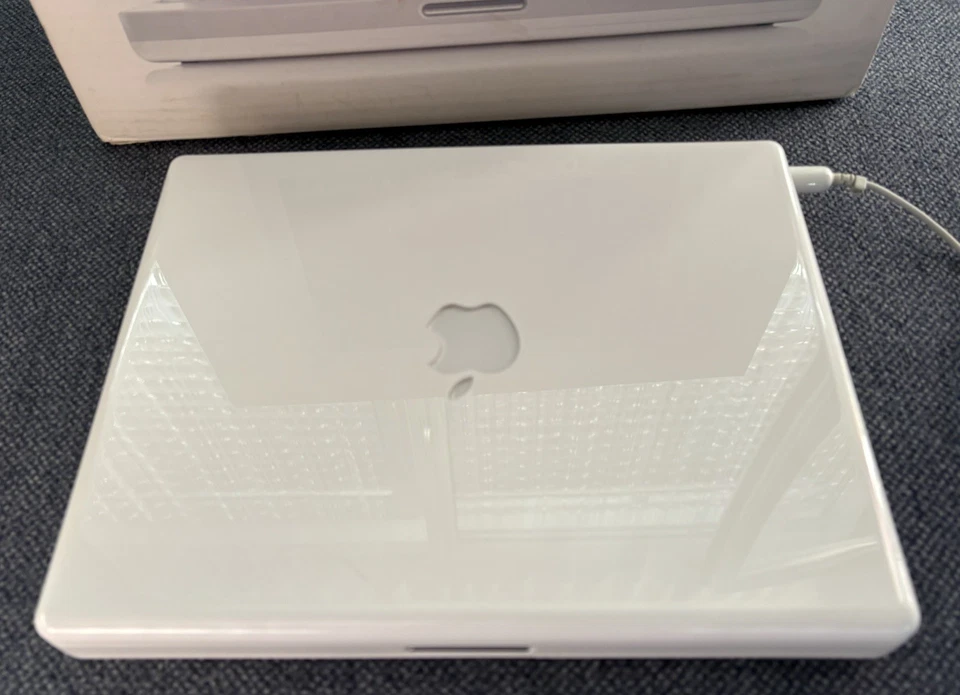 iBook G4 12.1" - 800 Mhz - ATI 9200 - 1,12 GB RAM - 60 GB HDD Top Zustand - Bild 3 von 4