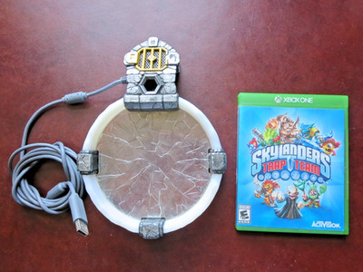 Skylanders Trap Team Xbox One Disc & Traptanium Portal - TESTED & WORKING - READ