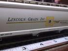 HO Three Bay Center Flow Hopper Car Lincoln Grain 1025 Accurail Original Box — photo 7