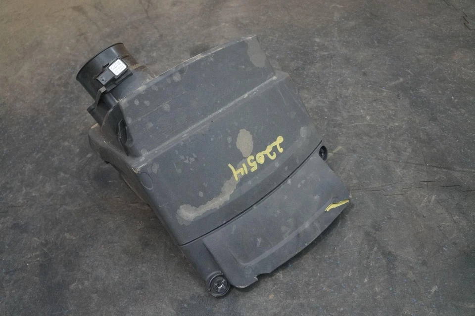 Caixa de filtro limpador de ar direito KY63-52080-AA Aston Martin Vantage AM6 2019 *Nota* - Imagem 3 de 4