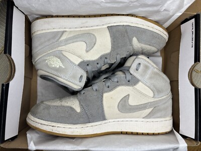 Jordan 1 Mid SE Coconut Milk (GS)