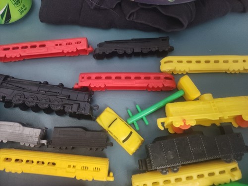 VINTAGE BANNER HARD PLASTIC TRAIN 25 pieces - Picture 7 of 7