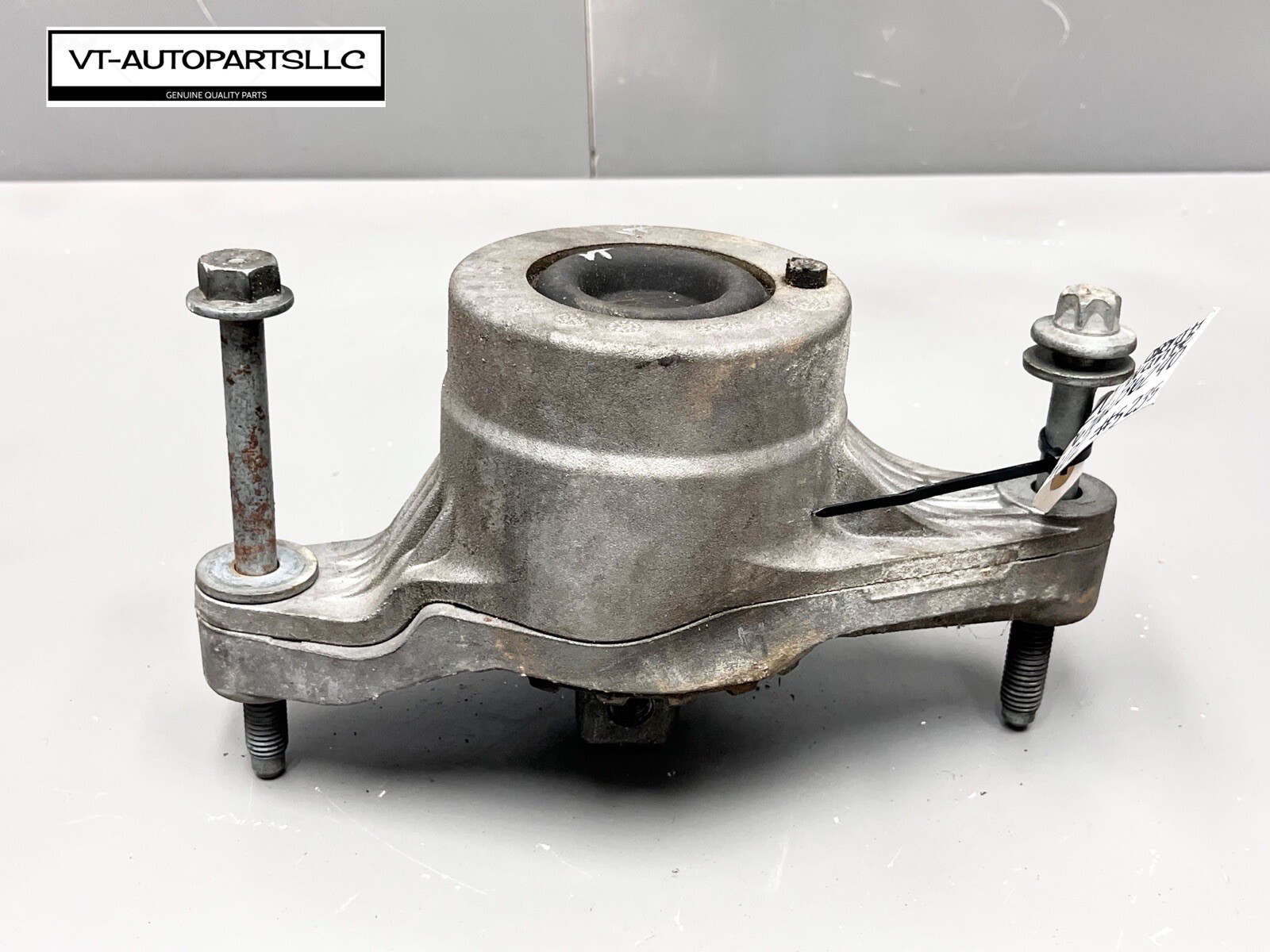 ⭐️2017-2020 MASERATI LEVANTE 3.0L ENGINE MOTOR LEFT MOUNT SUPPORT BRACKET OEM