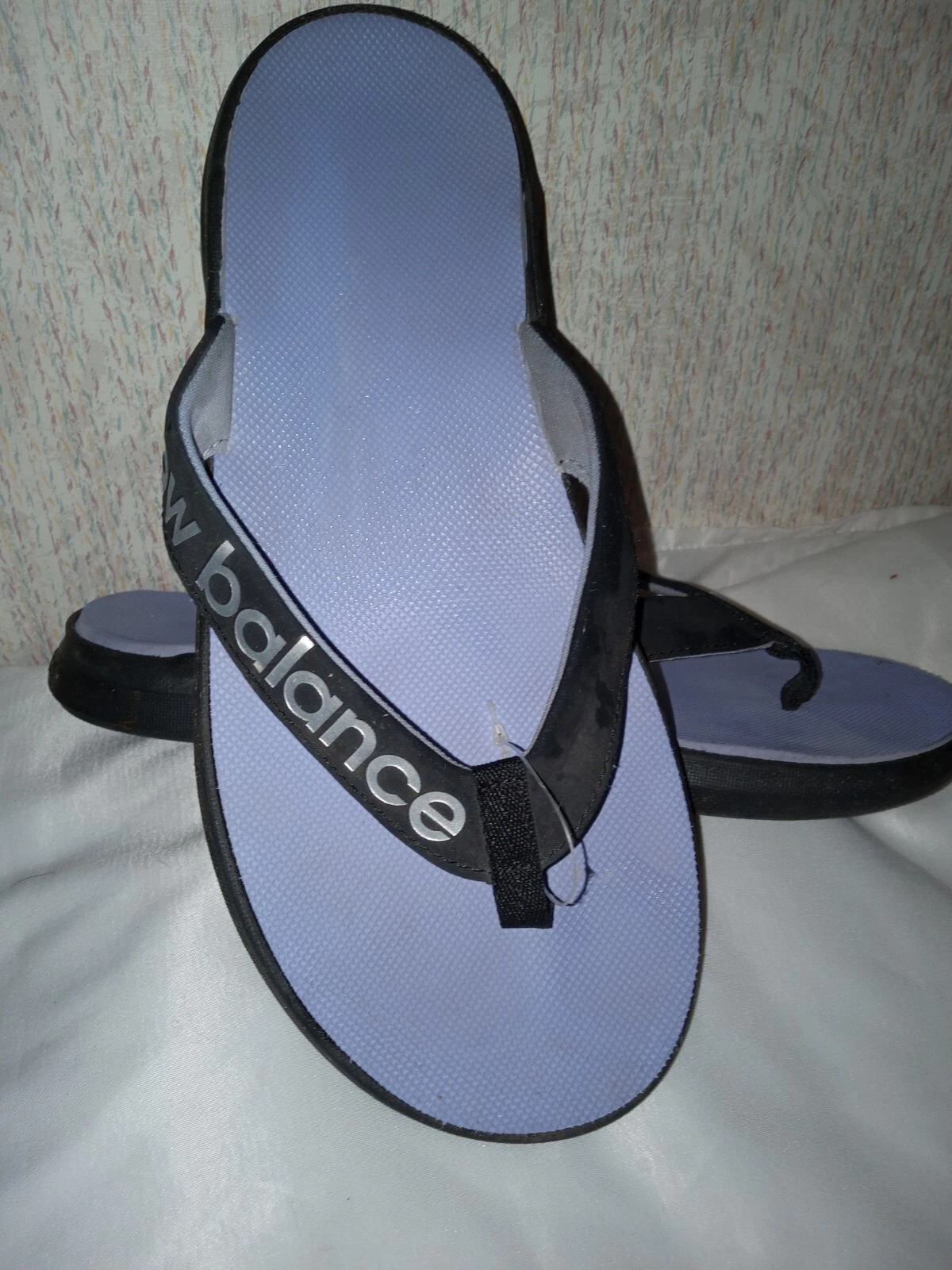 New Balance sandali donna 9 neri e viola in gomma con perizoma