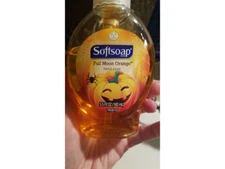 Softsoap Holiday Collection 5.5 Fl Oz haloween full moon orange