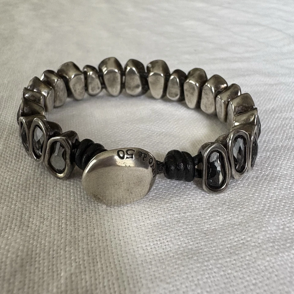 Uno de 50 Silver Plated Swarovski® Elements Crystals in Grey Bracelet Leather - Image 3 of 4