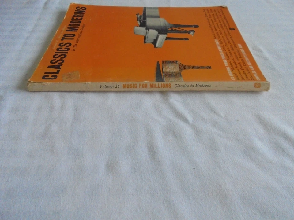 Classics to Moderns : In the Intermediate Grades, Paperback by Agay, Denes 1962 - Image 2 of 3