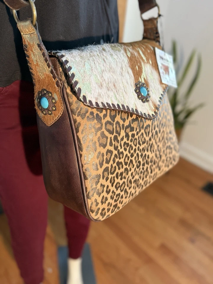 Bolso Bandolera Nocona Western Para Mujer Pelo de Becerro Estampado de Guepardo Multicolor Foto 3 de 4