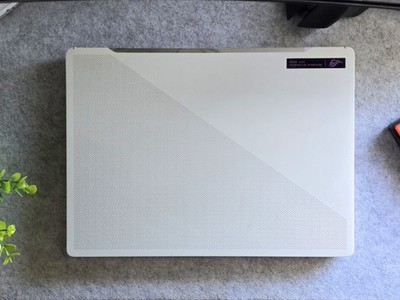 ASUS ROG Zephyrus G14 |  Ryzen 9 + RX 6700S | 14'' 120Hz, 16GB RAM (NOT WORKING)