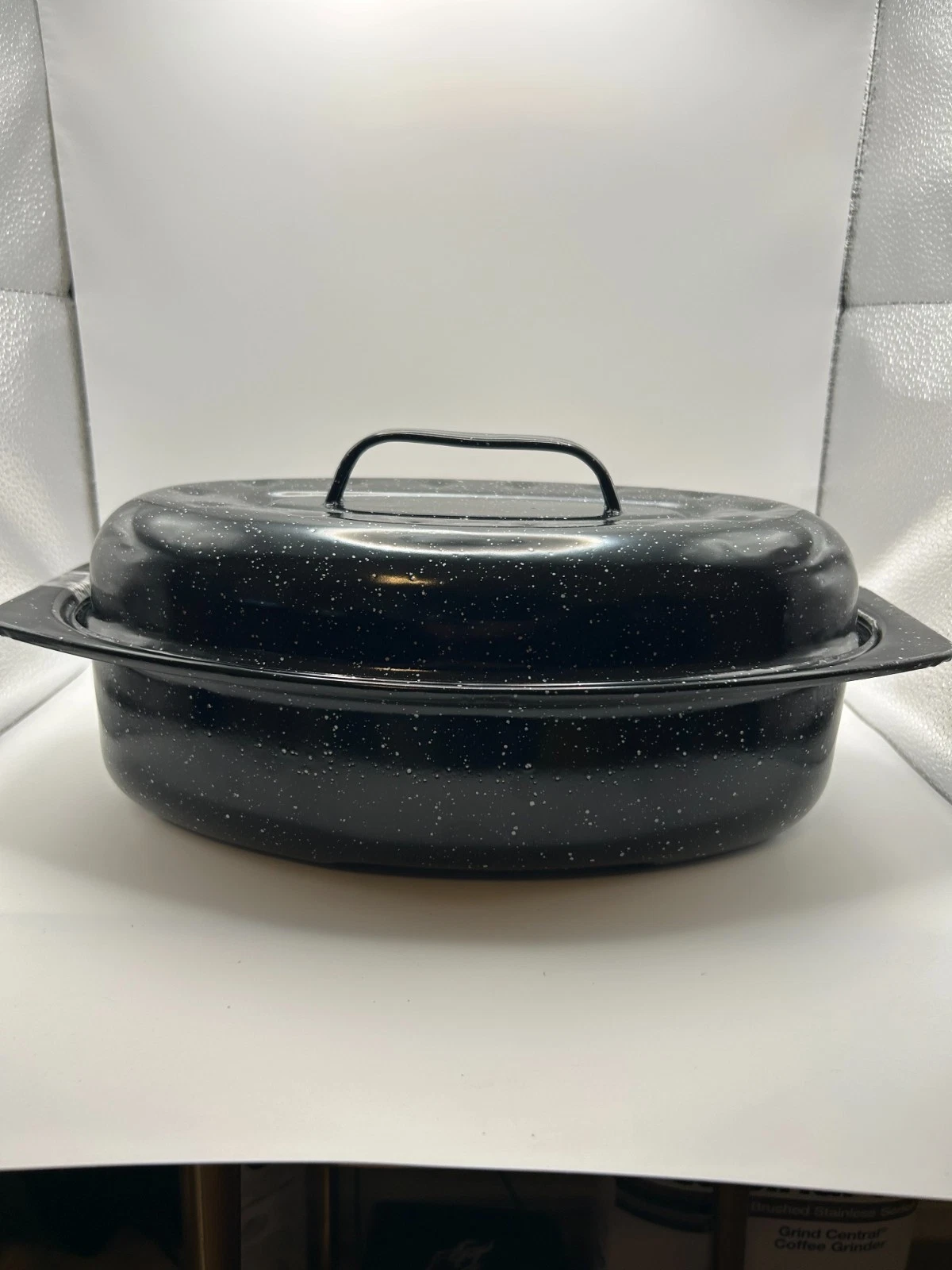 Granite Ware 13-Inch Covered Oval Roaster - Speckled Black