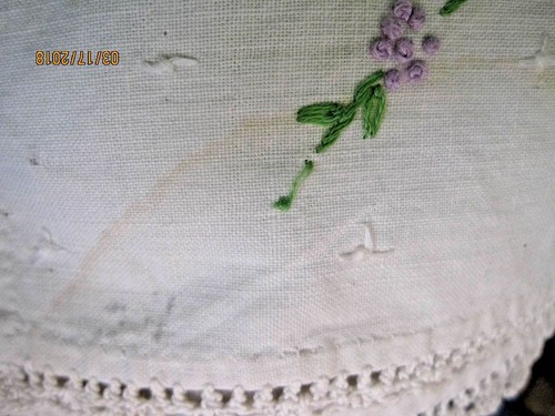 Vintage embroidered dresser scarf b76 - Picture 5 of 7