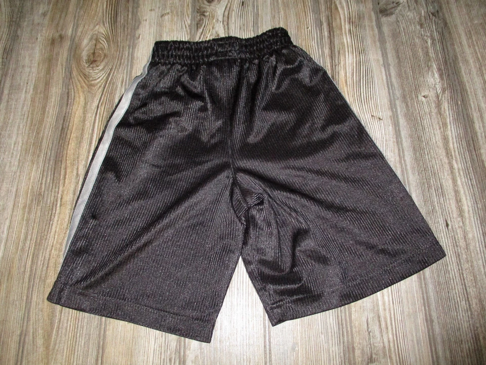 Pantalones Cortos Atléticos Athletech Niños Negros con Rayas Grises Talla 8 Medianos Foto 2 de 4