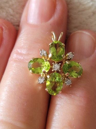 14K Yellow Gold 4 Oval Fancy Cut Peridot Stones 5 Diamond All Prong Set Pendant - Picture 8 of 11
