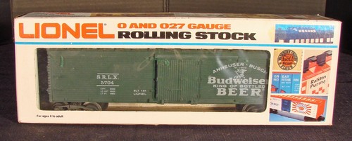 New Lionel Budweiser (5704) Reefer from 1981-82 - Picture 1 of 2