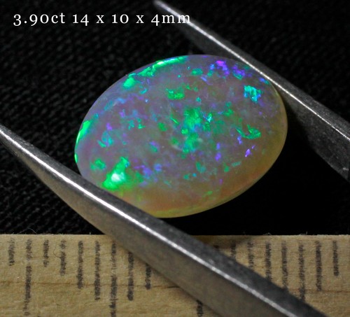 LIGHTNING RIDGE SOLID OPAL GEM BRILLIANT FLURO GREEN BLUE COLOURS 3.90ct - Picture 2 of 6