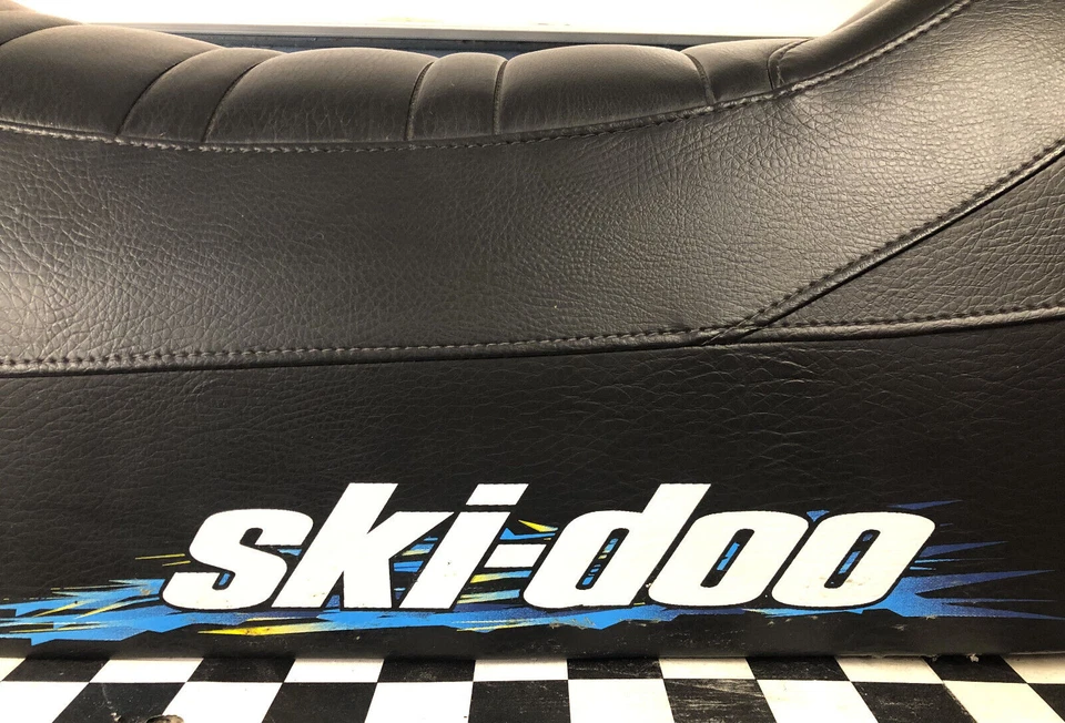 Ski-Doo Grand Touring 700 1998 OEM negro 2 asientos 600 800 1999 ck3 2000 Foto 3 de 4