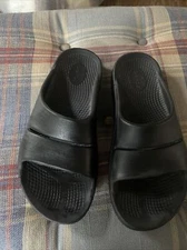 OOFOS Unisex  Black OOAHH Recovery Slide Sandals Men’s 9 Women’s 11