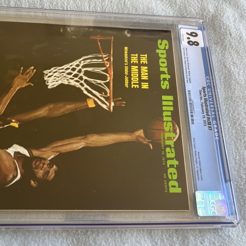 Kareem Abdul-Jabbar v Wilt Chamberlain SPORTS ILLUSTRATED 1973 NEWSSTAND CGC 9.8 - Picture 4 of 9