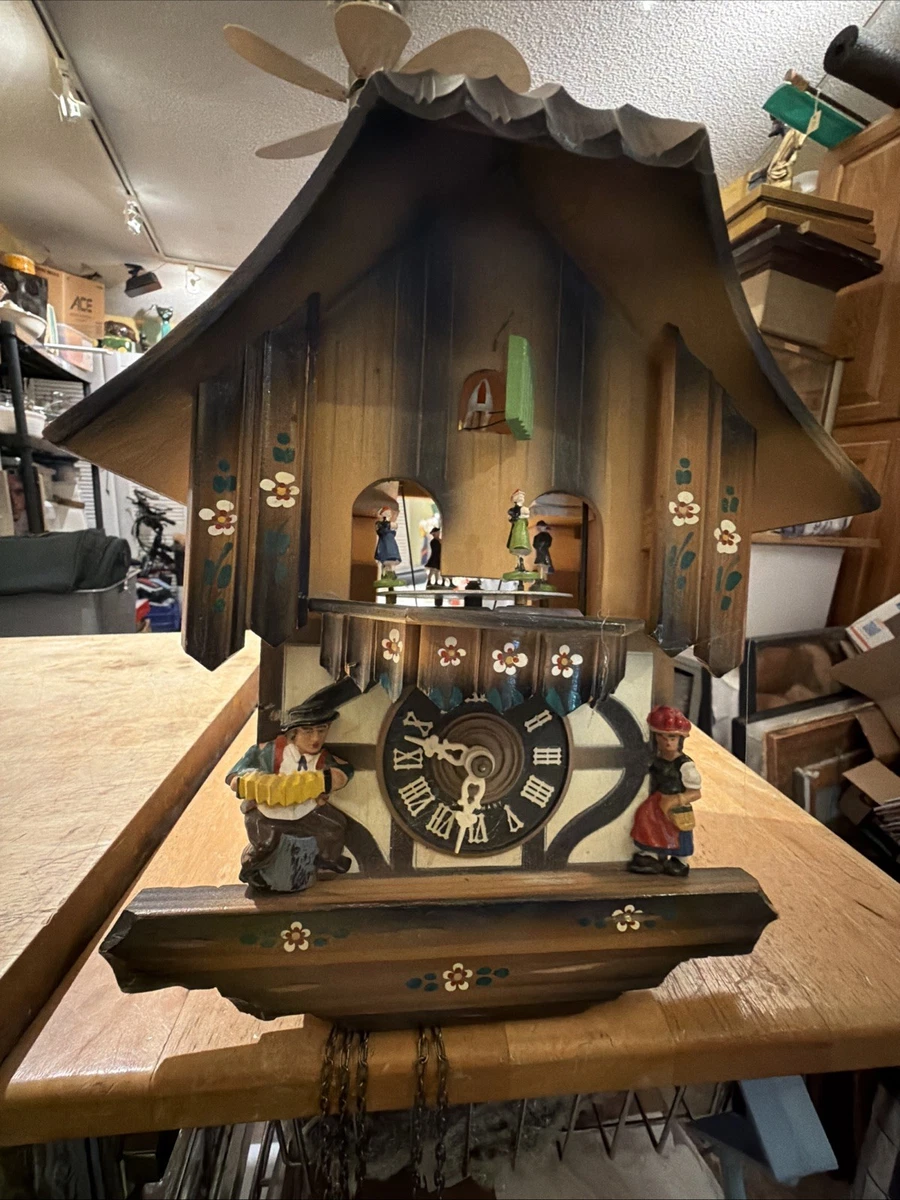 ドイツ木製アンティーク ククラックス掛時計 1970-1979 Time Period Manufactured Collectible Cuckoo & Black