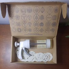 The Pampered Chef Plätzchenpresse mit 16 Scheiben und Anleitung 1525-03