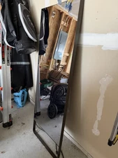 BRAND NEW LULULEMON WORKOUT MIRROR WITH ALL ACCESSORIES INCLUDED (FOR 2 PEOPLE)