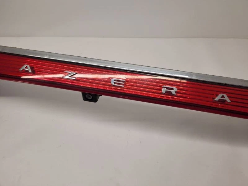 Luz trasera HYUNDAI AZERA 2014-2017 tapa montada centro 924013V410 Foto 2 de 4