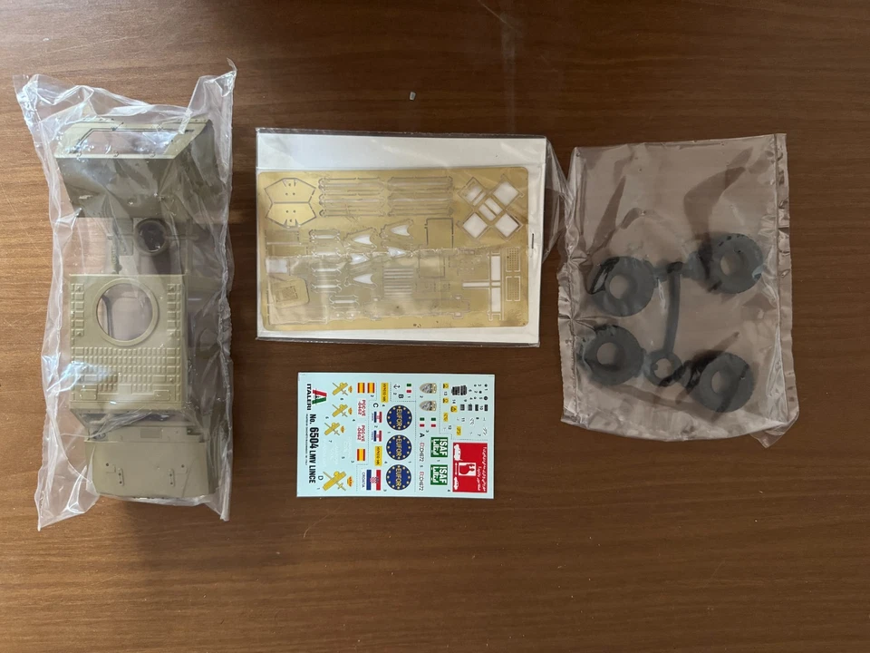 Italeri 6504 - LMV Lince scala 1/35 - Immagine 3 di 4