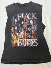 Black Veil Brides Concert T-Shirt. Size 27“ X 21“. Sleeves Cut Great Graphics.
