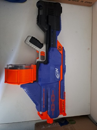 Blaster motorizzato Nerf Infinus N-Strike Elite con tecnologia Speed-Load NO PROIETTILI - Foto 1 di 5