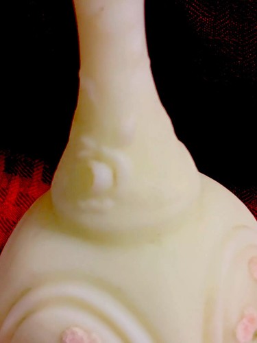 Fenton Frosted Floral Custard Bell Art Glass Signed S. Mullins - Picture 3 of 6