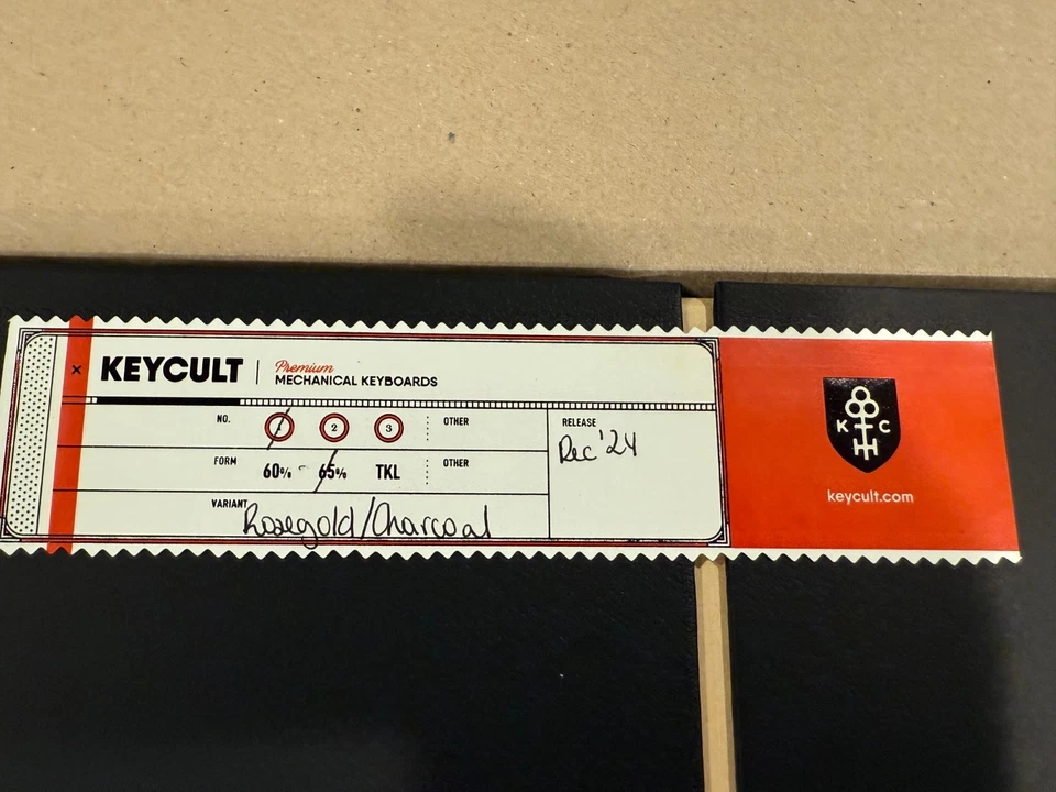 Keycult no 1/65 mechanical keyboard Rose Gold/Charcoal - Image 2 of 4