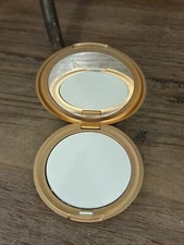 NEW NO BOX ☀️ Stila Sun ☀️ Finishing Powder Compact Shade= WHITE