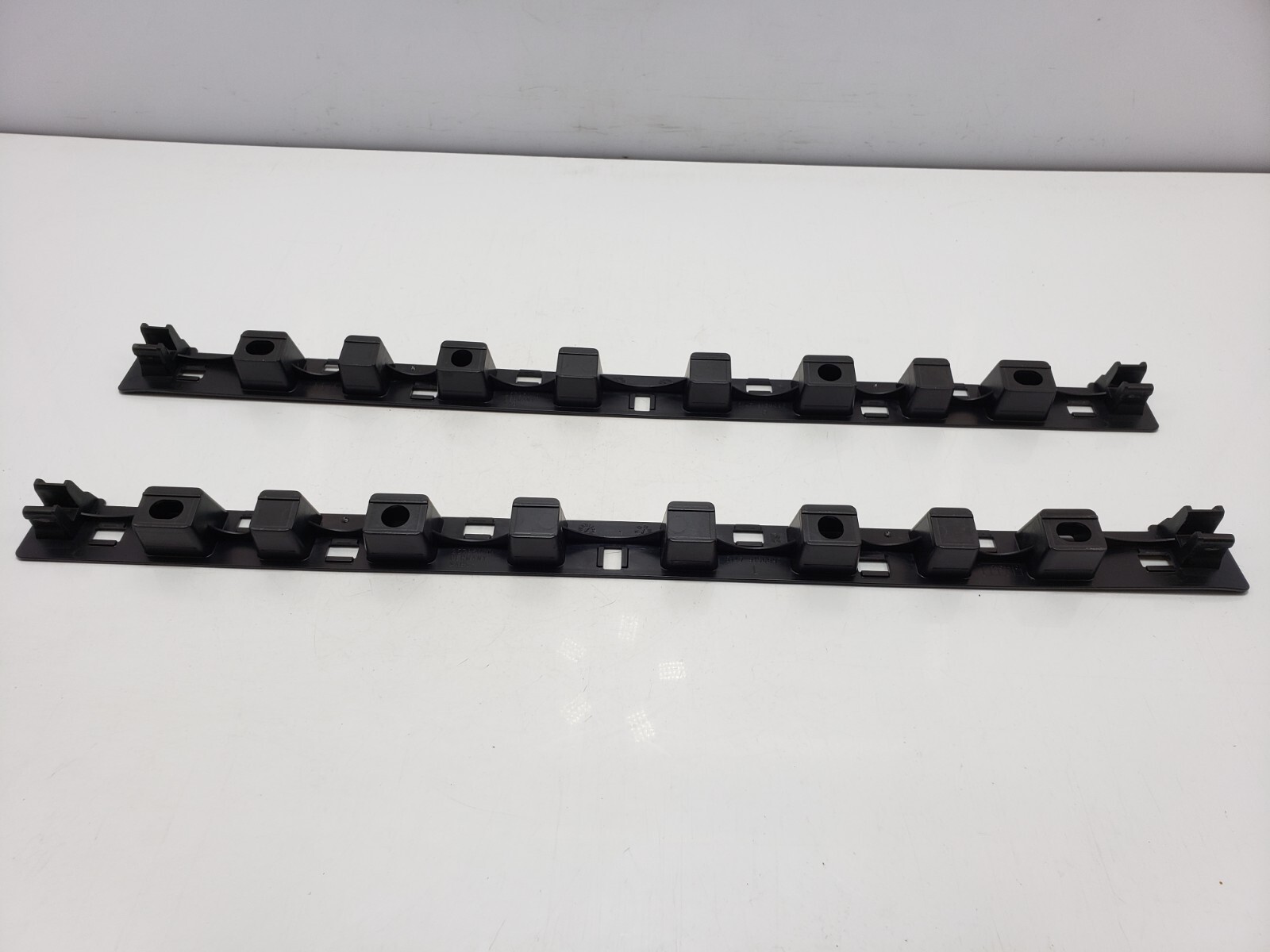 ✅ 10-14 OEM Rolls-Royce Ghost RR4 Front Left Right Side Door Sill Cover Bracket