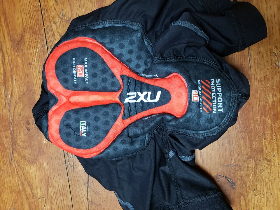 2XU Women's XS Cycling Shorts Fusion Pro Thick Padding Black Compression X-SMALL - Image 3 of 4