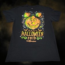 WALT DISNEY WORLD 2019 M Mickey Mouse Pumpkin Halloween Glow in the Dark T-Shirt