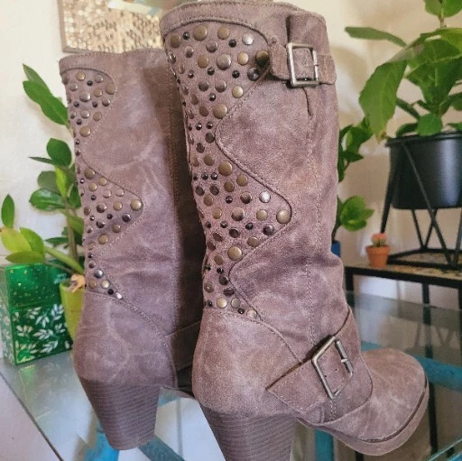 Botas Big Buddha “Mello” Country Western Gamuza Cuero Tachonado Tacón Bloque 10 M Foto 2 de 4