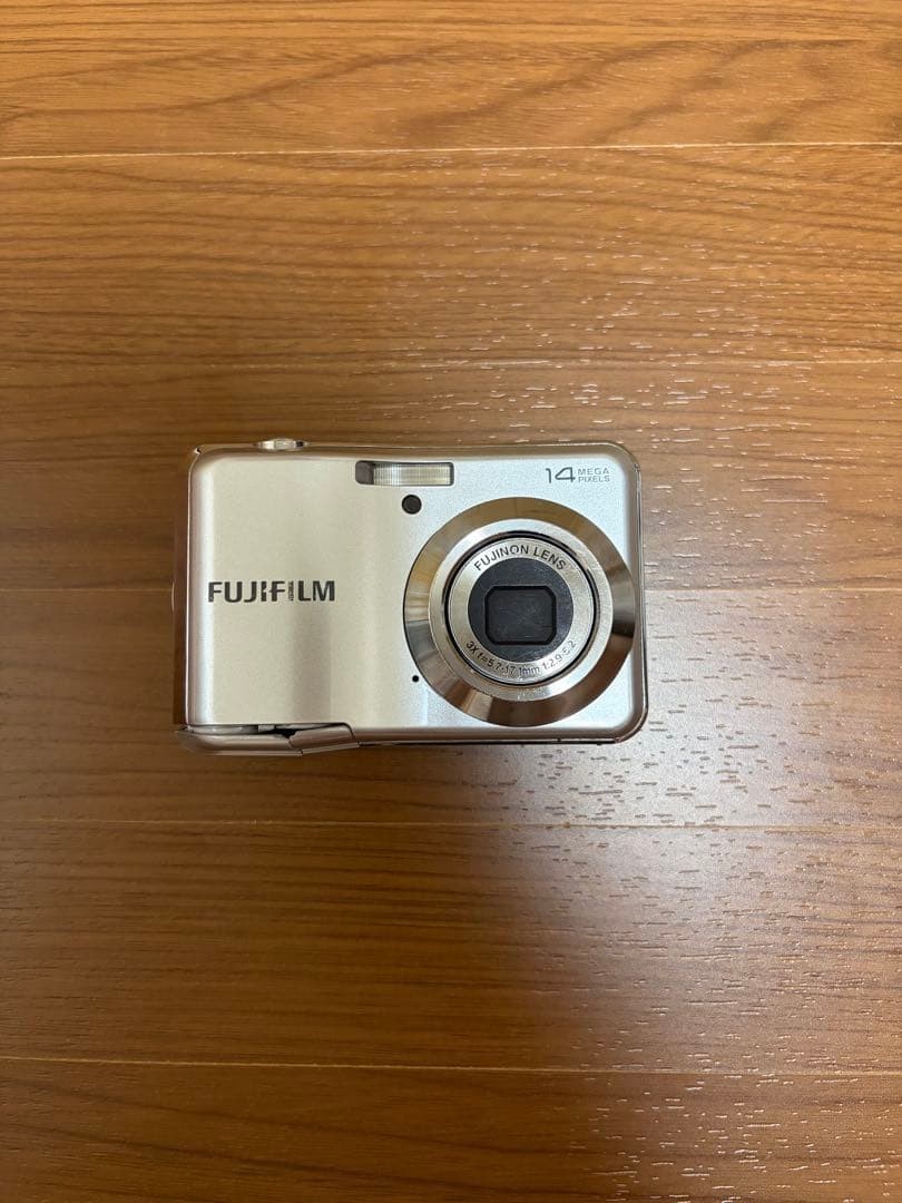 【美品】FUJIFILM FinePix AV230 デジタルカメラ シルバー FUJIFILM FinePix AV230 Silver 14MP CCD Compact Digital Camera From