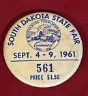 PAIR OF VINTAGE SOUTH DAKOTA PINBACKS-1896 SWEET CAPORAL CIGARETTES + 1961 FAIR — photo 4