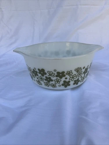 pyrex mixing or Serving Bowl Crazy Daisy 7.5” Diameter
