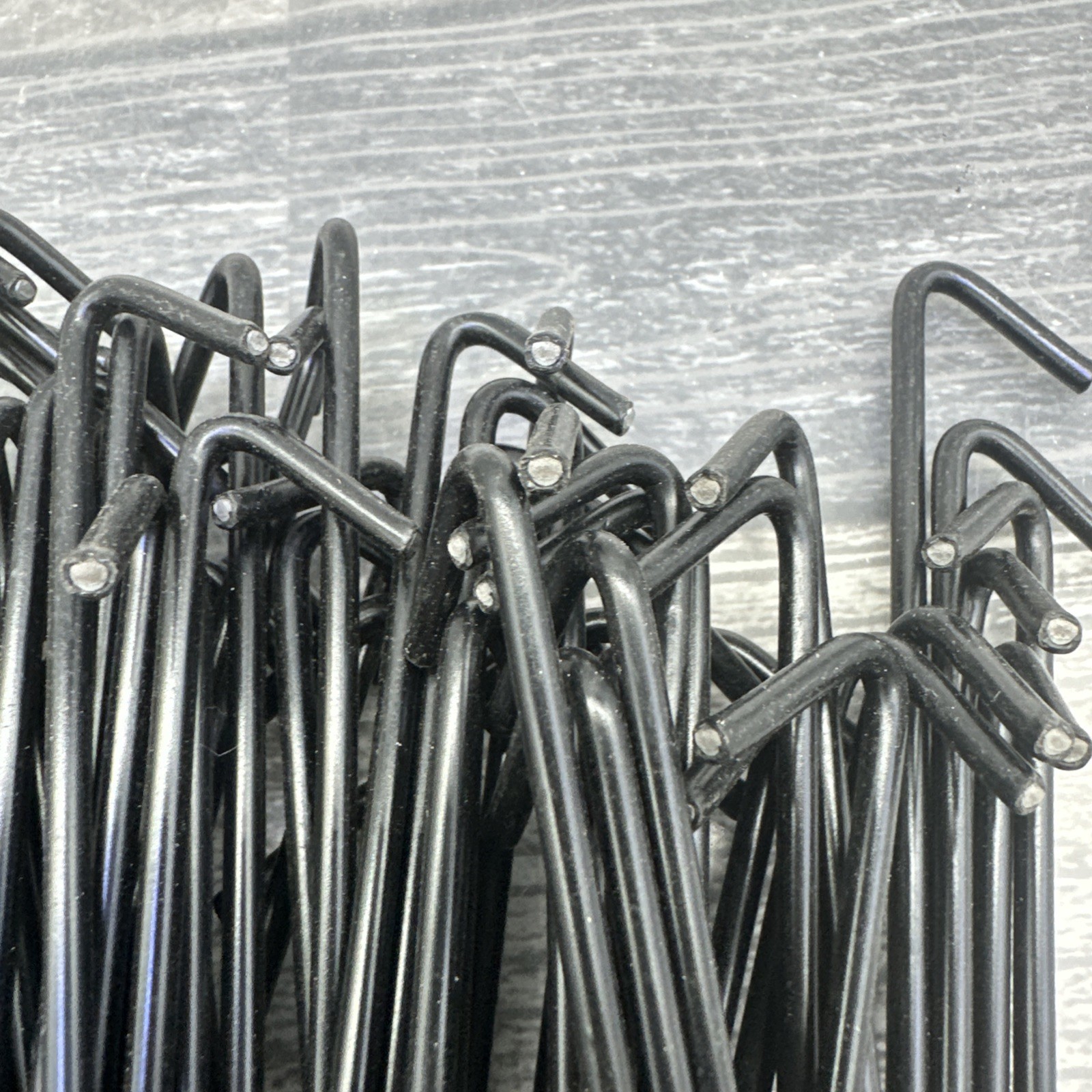 Black Aluminum Tie Wire for Chain Link Fence, 8 1/4" Long 9 Gauge (Bag of 100)