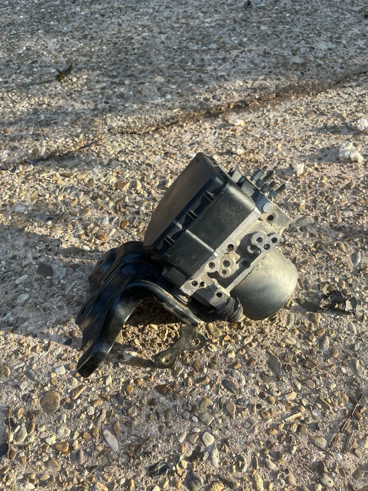 Módulo de bomba antibloqueo unidad ABS SCION TC 2011-2013 OEM Foto 2 de 4