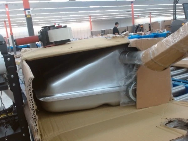 Spectra Premium GM2721B Fuel Tank w/ Filler Neck for GM Vehicles Stainless - Image 2 of 3