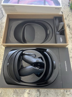 Meta Quest Pro VR Headset 256GB w/ Controllers/Charger/Dock