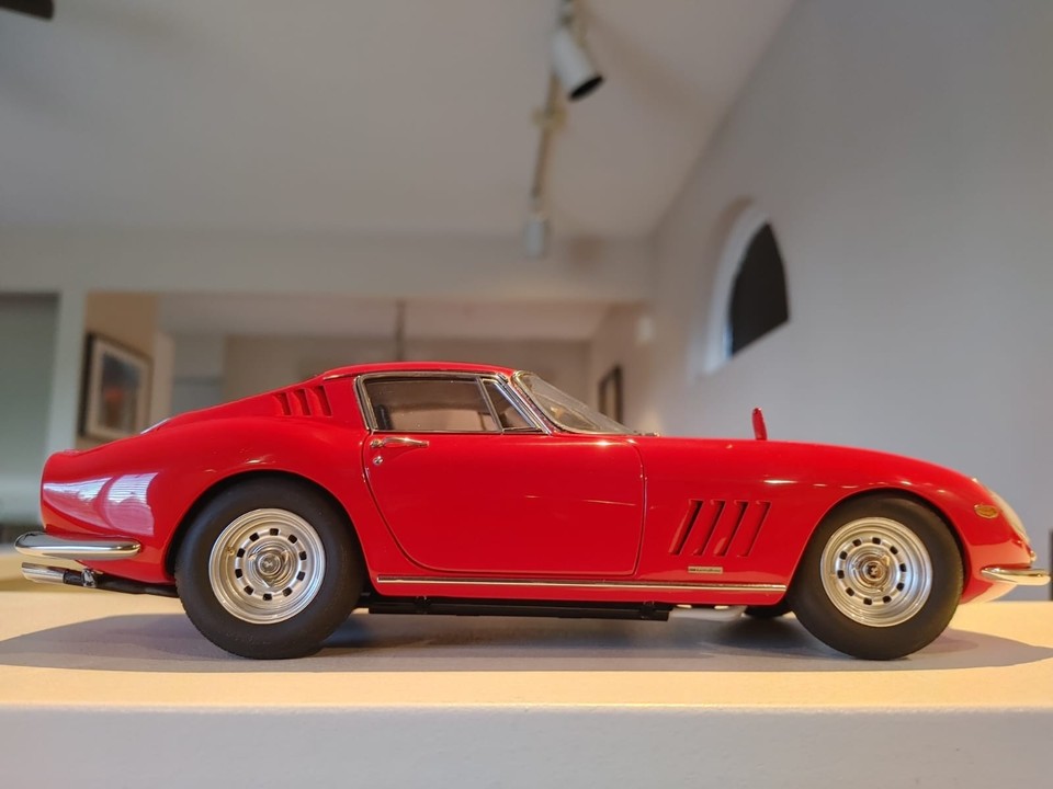 Maquette Ferrari 275 GTB/C 1966 Rouge CMC M-210 échelle 1/18