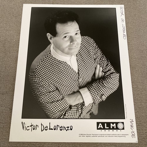 Victor DeLorenzo Press Photo 8x10”. The Violent Femmes. - 第 1/2 張圖片
