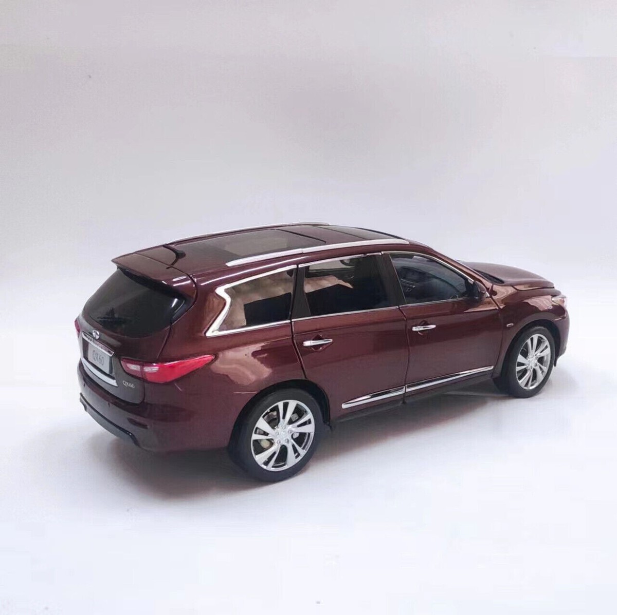 インフィニティ特注 1/18 インフィニティ INFINITI QX60 1:18 Scale New Infiniti QX60 SUV 2022 Metal Diecast Car