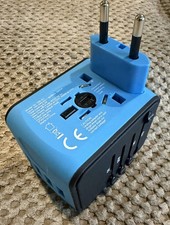 Universal International Travel Adapter - Worldwide All-in-1 - 4 USB Ports - EU U